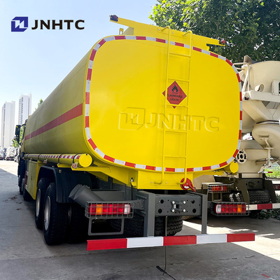Camion-citerne de pétrole Sinotruk Howo 8X4 400HP LHD Diesel Fuel Oil Tanker de ravitaillement en pétrole livraison