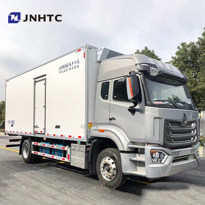 Nouveau HOWO NX 6X4 transport de cargaisons de viande réfrigérateur Box Truck prix
