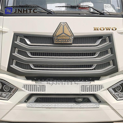 Nouveau HOWO NX 6X4 transport de cargaisons de viande réfrigérateur Box Truck prix