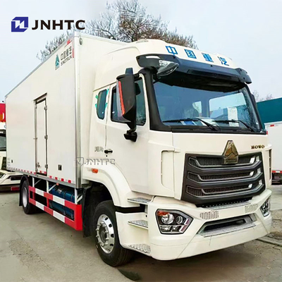 Nouveau HOWO NX 6X4 transport de cargaisons de viande réfrigérateur Box Truck prix