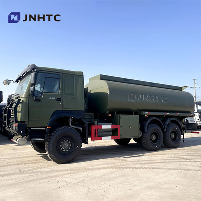 Camion à réservoir d'huile à chaud Sinotruk Howo 6x6 Tout entraînement LHD Camion à réservoir d'huile à carburant diesel À vendre