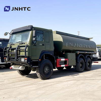 Camion à réservoir d'huile à chaud Sinotruk Howo 6x6 Tout entraînement LHD Camion à réservoir d'huile à carburant diesel À vendre