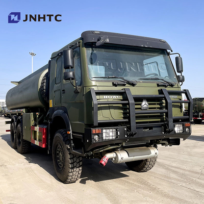Camion à réservoir d'huile à chaud Sinotruk Howo 6x6 Tout entraînement LHD Camion à réservoir d'huile à carburant diesel À vendre