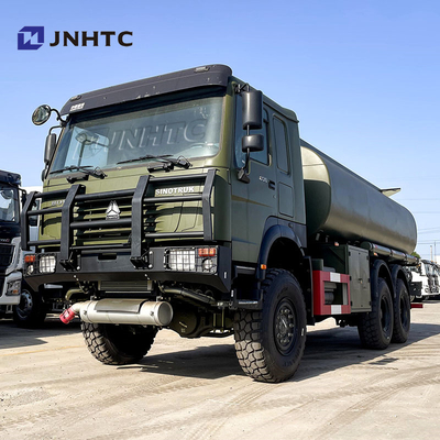 Camion à réservoir d'huile à chaud Sinotruk Howo 6x6 Tout entraînement LHD Camion à réservoir d'huile à carburant diesel À vendre
