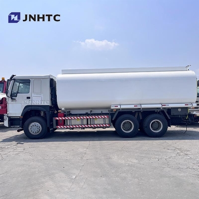 Nouveau camion-citerne à pétrole Howo 6x4 380 ch Capacité 10 roues 20000 litres de carburant