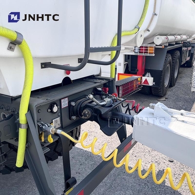 Nouveau camion-citerne à pétrole Howo 6x4 380 ch Capacité 10 roues 20000 litres de carburant