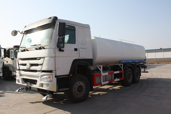 Camion-citerne aspirateur de l'eau de Sinotruk LHD 6x4 15 - capacité 25cbm pour l'aménagement de ville