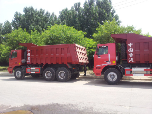70T extrayant le camion à benne basculante résistant de Sinotruk HOVA