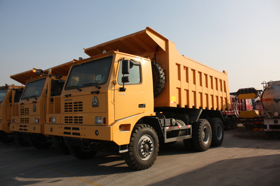 70T extrayant le camion à benne basculante résistant de Sinotruk HOVA