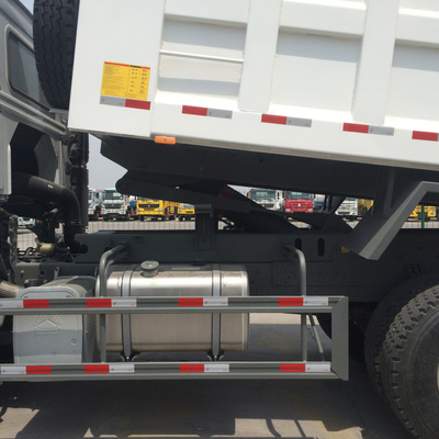 Capacité résistante du camion à benne basculante des Fidji 371hp 15M3 avec le levage avant de marque de Hyva