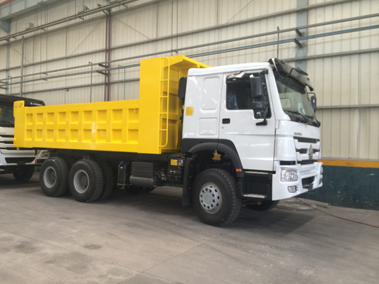 le camion à benne basculante résistant de 15M3 30T Sinotruk Howo7 6x4 avec la cabine 10 de 336hp Hw76 roule