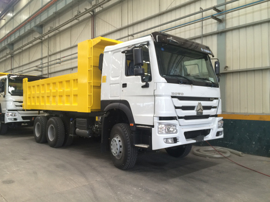le camion à benne basculante résistant de 15M3 30T Sinotruk Howo7 6x4 avec la cabine 10 de 336hp Hw76 roule