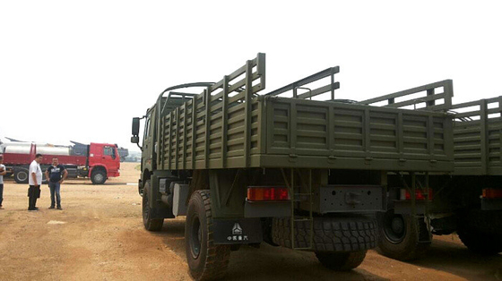 Camions lourds de la cargaison 4×4/camion militaire de cargaison tout le modèle ZZ2167M5227 d'entraînement de roue