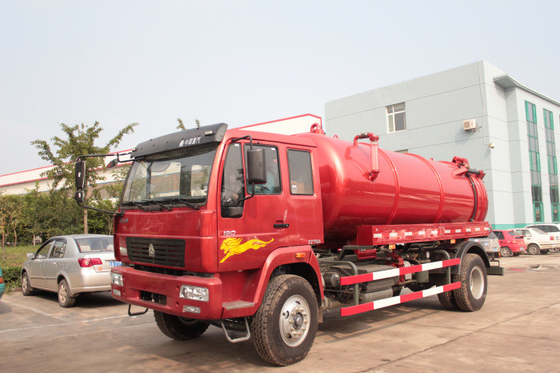 capacité de réservoir du camion 10M3 d'aspiration d'eaux d'égout de 4x2 Sinotruk Howo7 dans la couleur rouge