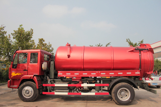 capacité de réservoir du camion 10M3 d'aspiration d'eaux d'égout de 4x2 Sinotruk Howo7 dans la couleur rouge