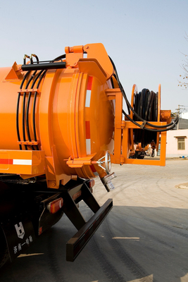 Camion d'aspiration d'eaux d'égout de Sinotruk de 6 roues 266 puissances en chevaux un lit avec le réservoir orange de 10 CBM