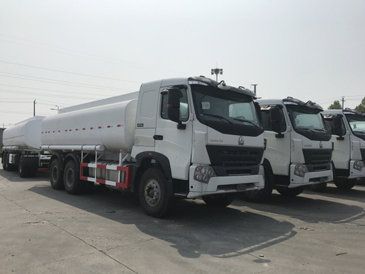Camion de livraison d'huile de structure métallique de 371 de chevaux-vapeur de réservoir de carburant roues du camion 10