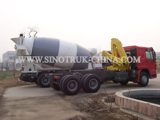 Le camion du moteur 6×4 a monté la grue hydraulique rouge/jaune ZZ4257N3247W modèle