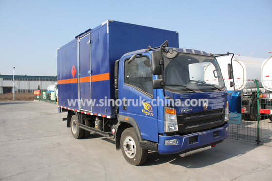 camions commerciaux de faible puissance de la couleur 116HP multi, lumière cube van truck de HOWO 4*2