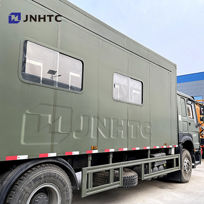 HOWO 4x2 6 roues Voiture de camping Cuisine Restaurant Dining Truck Véhicule de vente en gros Voiture de chargement À vendre