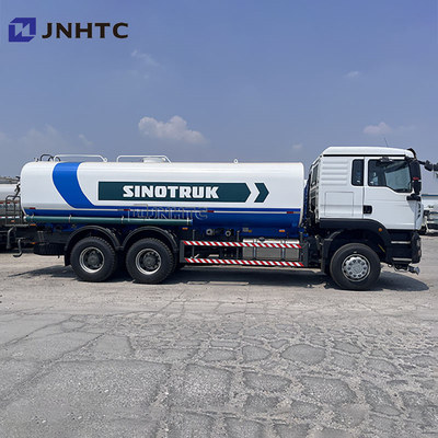 HOWO TX 20000 litres Camion réservoir d'eau avec pulvérisateur d'eau pour le nettoyage des rues Camion pulvérisateur