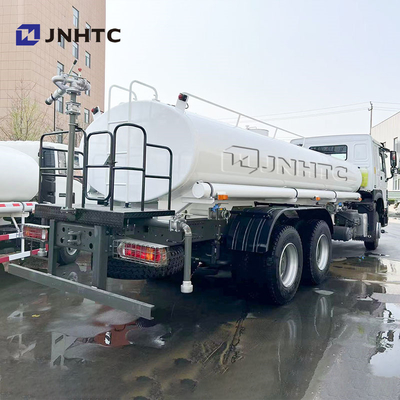 Prix bon marché Camion-citerne pour les éclaboussures HOWO Camions-citernes pour l'eau 6X4 400HP Pour l'eau potable