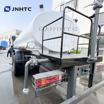 Prix bon marché Camion-citerne pour les éclaboussures HOWO Camions-citernes pour l'eau 6X4 400HP Pour l'eau potable