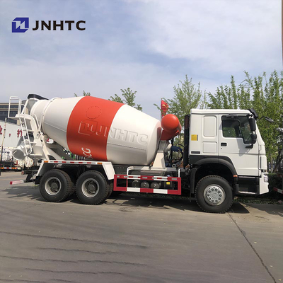 SINOTRUK HOWO Camion de mélange de béton 10m3 Capacité Camion de mélange de ciment Camion de mélange de béton monté À vendre