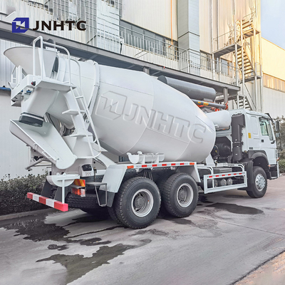 SINOTRUK HOWO Camion de mélange de béton 6X4 336HP 10m3 Capacité Camion de mélange de ciment Camion de mélange de béton monté À vendre