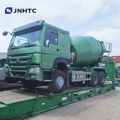 Truc de mélangeur de béton à chaud HOWO 6x4 10 roues Capacité Ciment Truc de mélangeur de béton monté Truc de pompe à béton