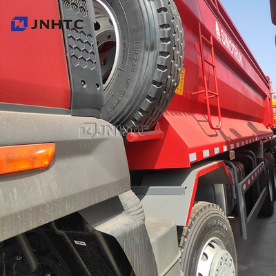 Camion neuf et d'occasion Sinotruck HOWO Nx 8X4 Camion de décharge de 50 tonnes Camion neuf avec bâche