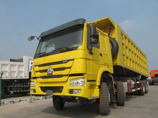 Le camion à benne basculante d'isuzu de SINOTRUK Howo 8×4 70 tonnes chargent le modèle ZZ3317N4667A de boîte de la décharge 30CBM