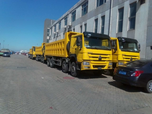 Le camion à benne basculante jaune de 371hp 20M3 RHD Sinotruk Howo 6x4 pour 40-50 tonnes chargent