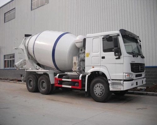 Le camion 10 de mélangeur de ciment de HOWO roule le réservoir de carburant de l'euro 2 10m3 400L