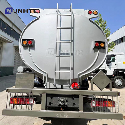 Sinotruk Howo Camion réservoir de pétrole 6X4 400HP LHD Camion réservoir de pétrole à carburant diesel Bon prix