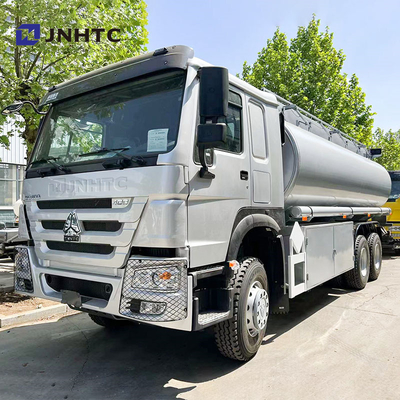 Sinotruk Howo Camion réservoir de pétrole 6X4 400HP LHD Camion réservoir de pétrole à carburant diesel Bon prix