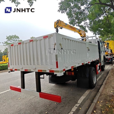 HOWO Grue 4X2 6 roues Grue 5 tonnes Truc de fret avec 12 tonnes Grue à bras droit