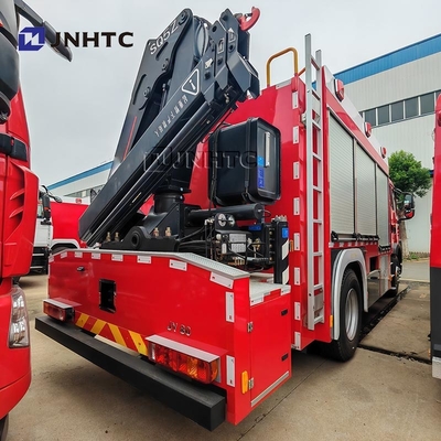 Truc de lutte contre les incendies Howo TX 5000L Cisterne à mousse d'eau 4X4 Avec camion grue