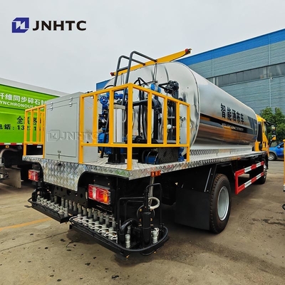 HOWO équipement de pulvérisation d'asphalte camions 4X2 160HP intelligent diffuseur de bitume à vendre