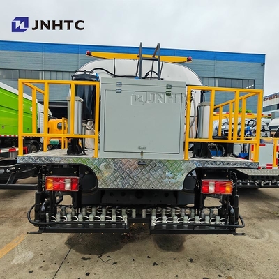 HOWO équipement de pulvérisation d'asphalte camions 4X2 160HP intelligent diffuseur de bitume à vendre