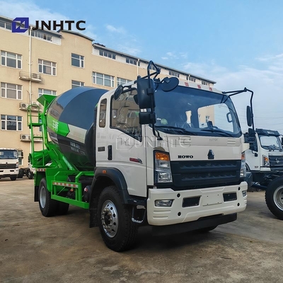 HOWO 4×2 Camion à béton léger 3 mètres cubes 4,5 tonnes Résistance aux intempéries Camion à béton