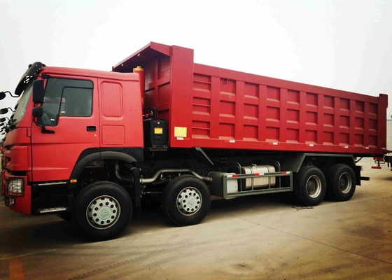le camion à benne basculante résistant de 8×4 371HP 32 tonnes chargent la couleur jaune rouge blanche de boîte de la décharge 30CBM
