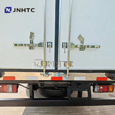 ISUZU 10 tonnes de charge utile 4x2 6x4 Box Van Cargo Truck avec moteur 205hp 240hp
