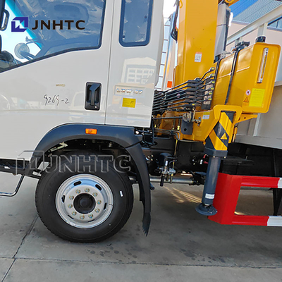 SINOTRUCK 4X2 6 roues camion de marchandises avec grue camion monté grue à vendre