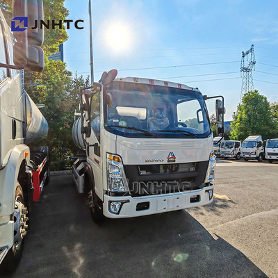 Sinotruk Howo 4x2 camion pétrolier à carburant léger camion-citerne 4200 litres camion-citerne à carburant diesel