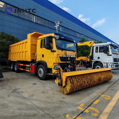 Howo TX Road Salt Spreader Machine à fondre la neige 6X4 350HP Camion de balayage de neige adapté
