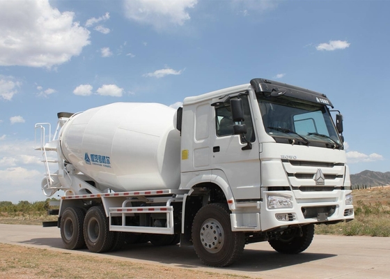 Le camion à benne basculante résistant de HOWO, le camion 10 de mélangeur de ciment roule le réservoir de carburant 400L de l'euro 2
