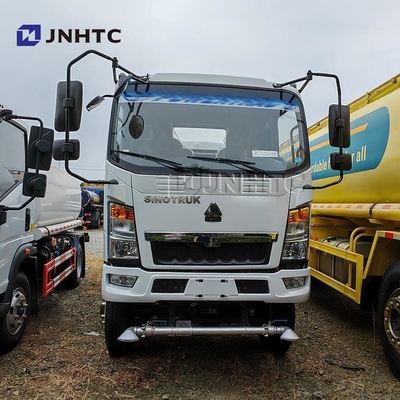 NEW HOWO Camion d'eau léger 4x2 5000 litres 5 tonnes Camion-citerne
