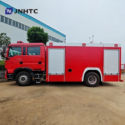 HOWO camion de pompiers 12000L 6 x 4 camion de sauvetage de lutte contre les incendies à l'eau et en mousse