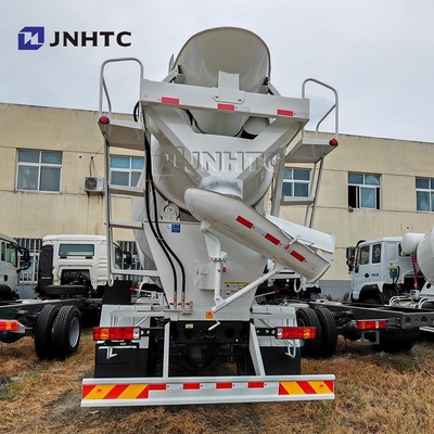 Nouveau camion de mélangeur de béton HOWO 6x4 10 roues Capacité camion de mélangeur de ciment
